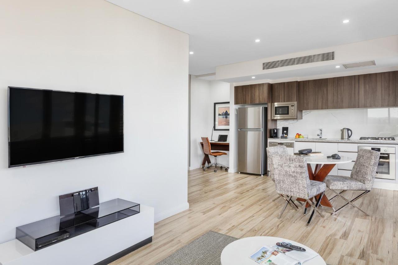 Meriton Suites Church Street, Parramatta Сидней Экстерьер фото A typical apartment at the new residential college