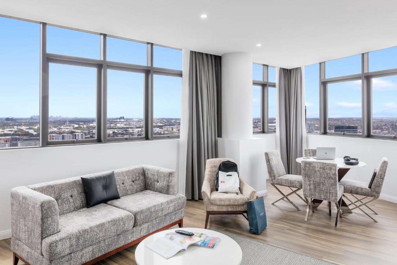 Meriton Suites Church Street, Parramatta Сидней Экстерьер фото
