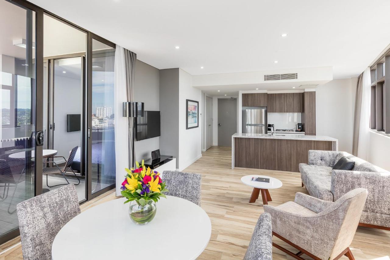 Meriton Suites Church Street, Parramatta Сидней Экстерьер фото The interior of a typical apartment