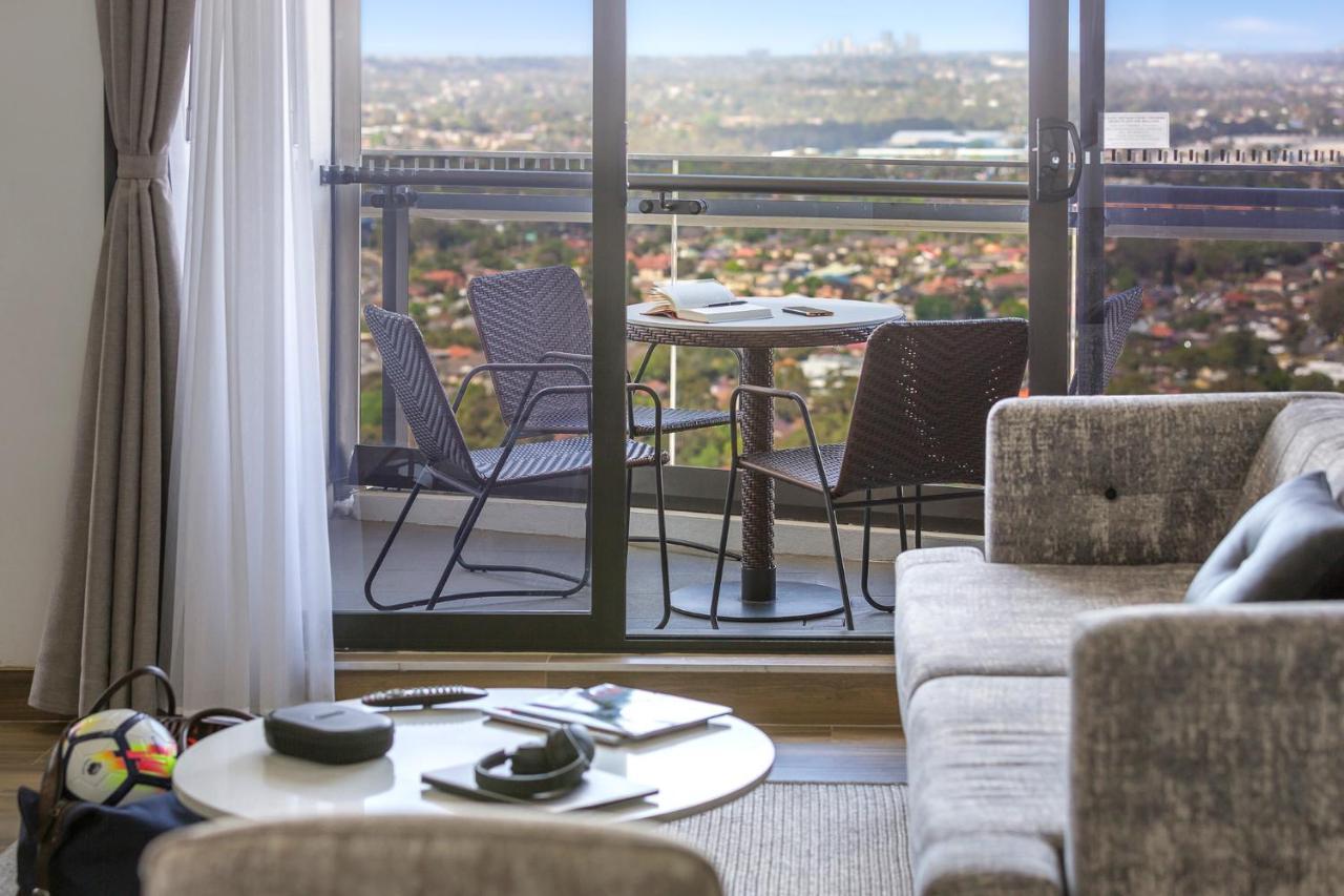 Meriton Suites Church Street, Parramatta Сидней Экстерьер фото The view from a typical apartment