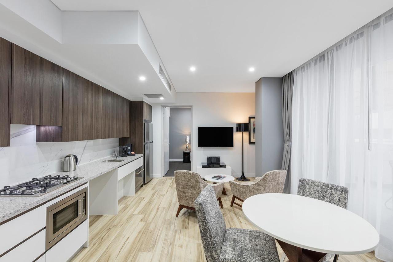 Meriton Suites Church Street, Parramatta Сидней Экстерьер фото